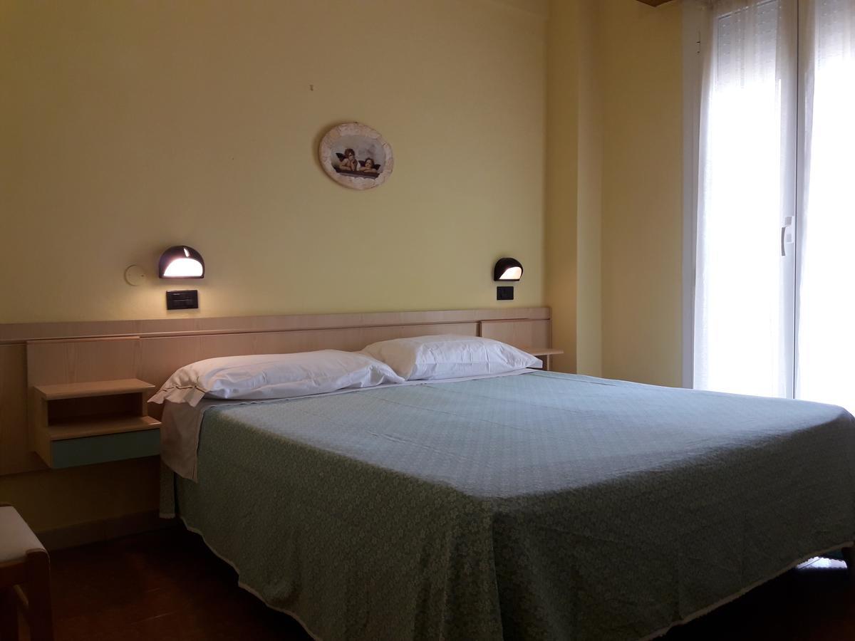 Double or Twin Room Sea View